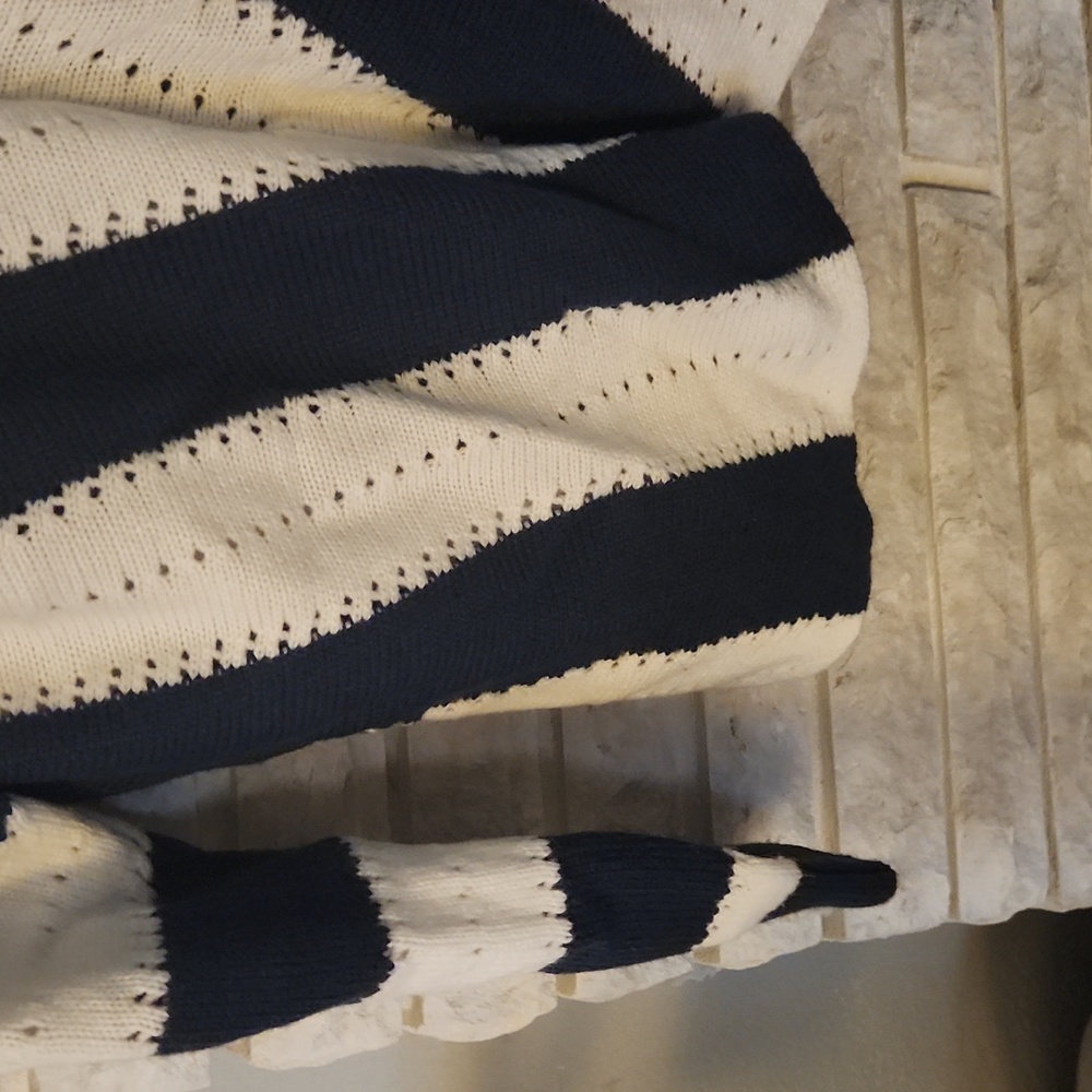 Sweater - Picture 2 of 3
